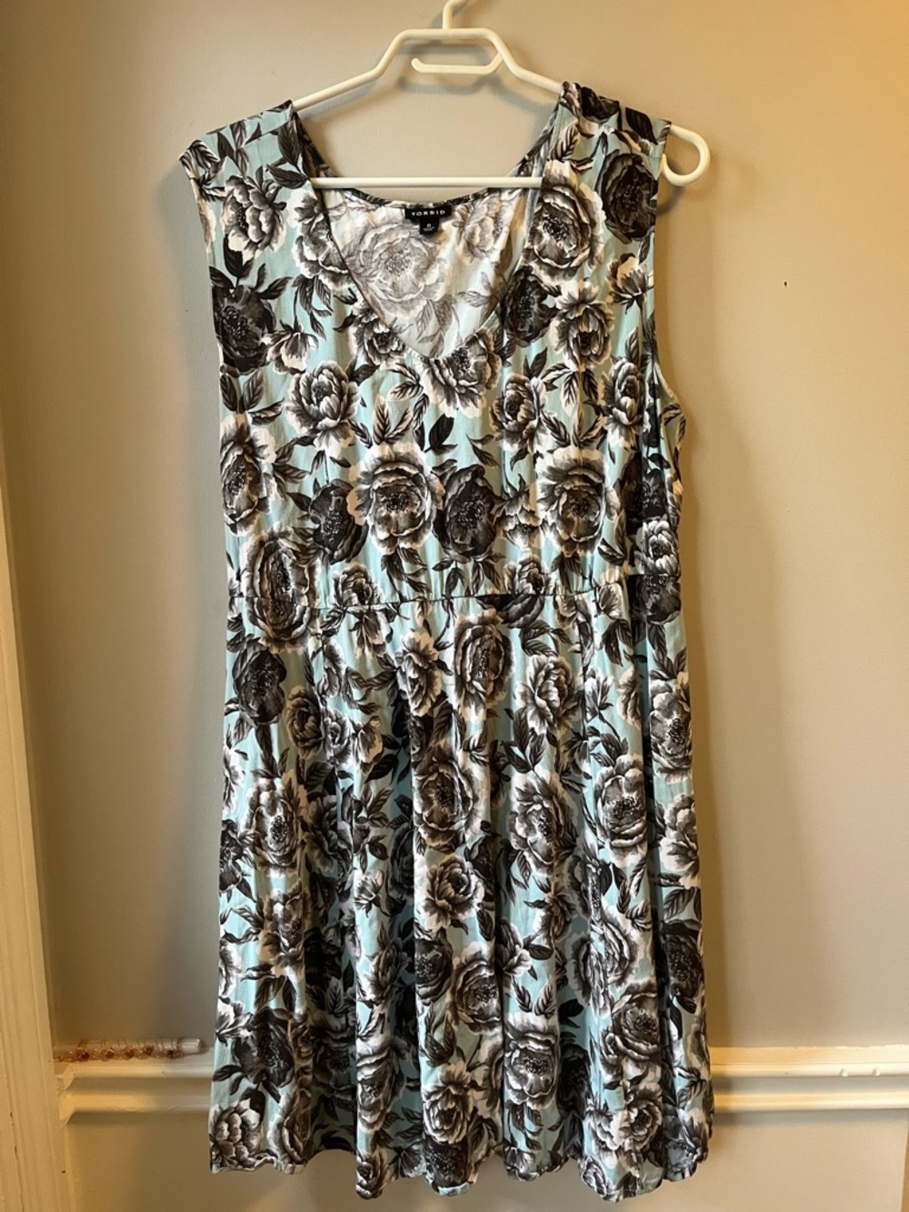 torrid Floral Print Top in Aqua and Gray